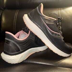 Saucony Women's Hurricane 23 Running Shoes Black Size 10 W Used